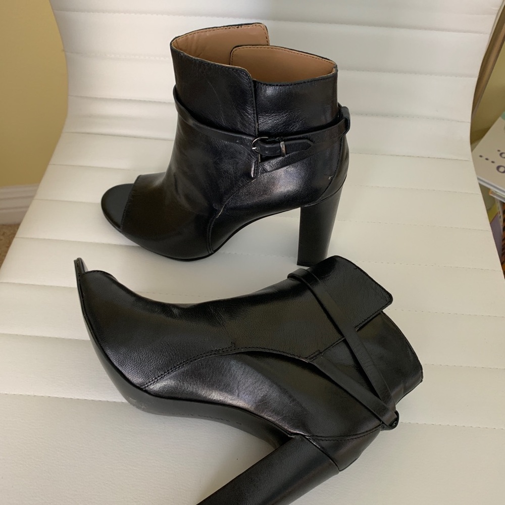 Banana Republic black real leather Heels